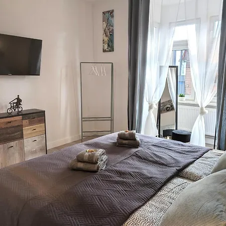 Casa Apartment Modern Vintage Flexibilitaet Pur- Perfektes Apartment Fuer Familien Und Geschaeftsreisende 5 Schlafplaetze, Vollausstattung, Amazon Prime & Parkplatz Inklusive Magdeburgo Esterno foto